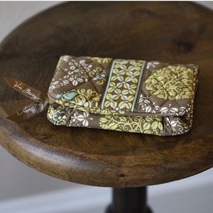 NWOT Vera Bradley quilted bird wallet
